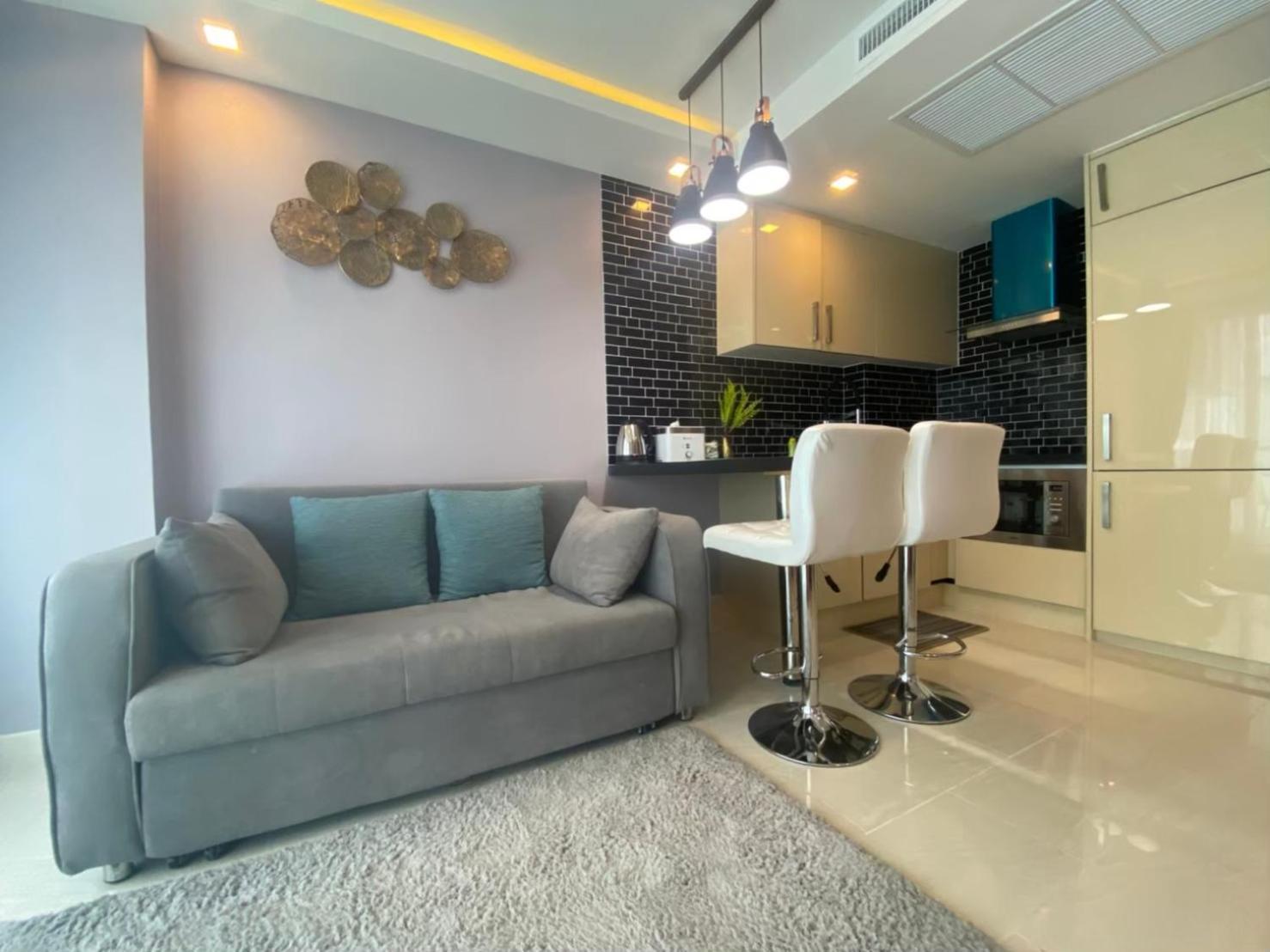 Grand Avenue Suites X Monthstayz Thailand Pattaya Bagian luar foto