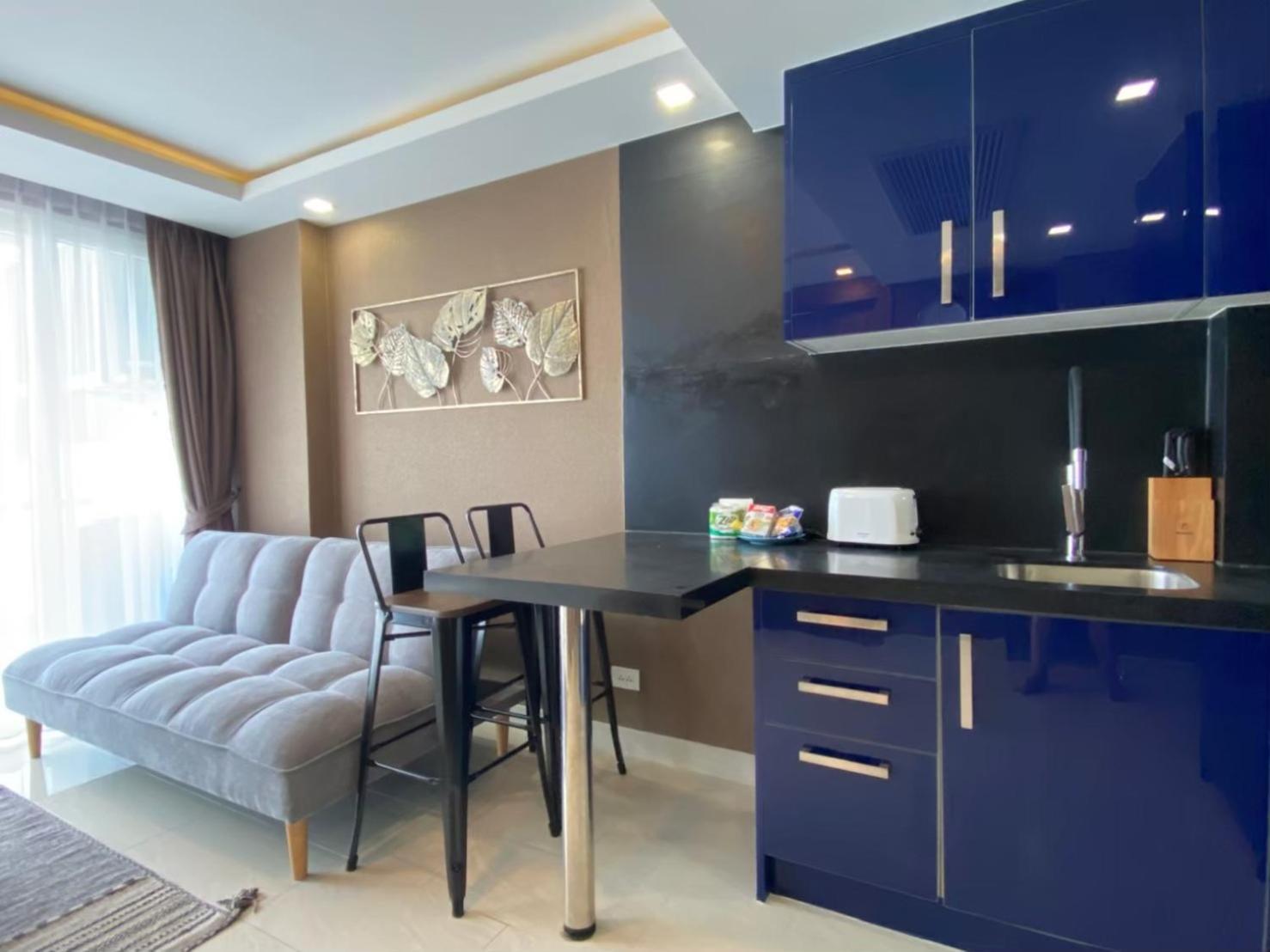 Grand Avenue Suites X Monthstayz Thailand Pattaya Bagian luar foto