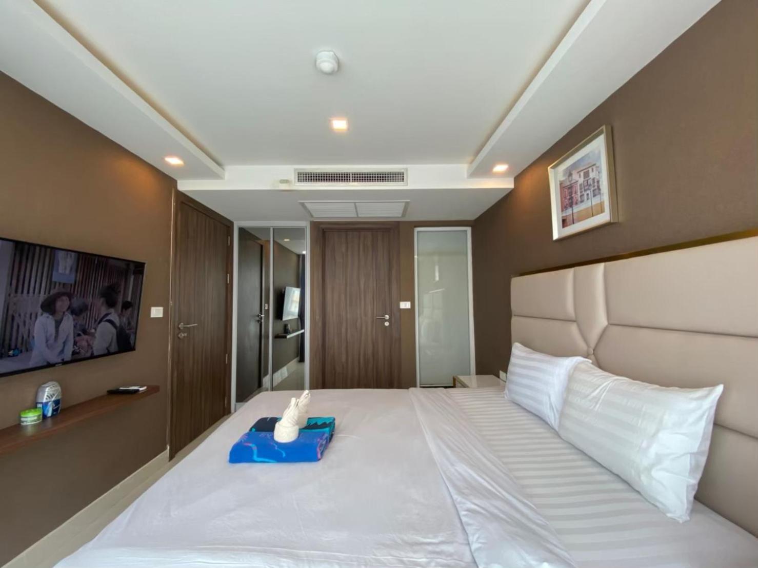 Grand Avenue Suites X Monthstayz Thailand Pattaya Bagian luar foto