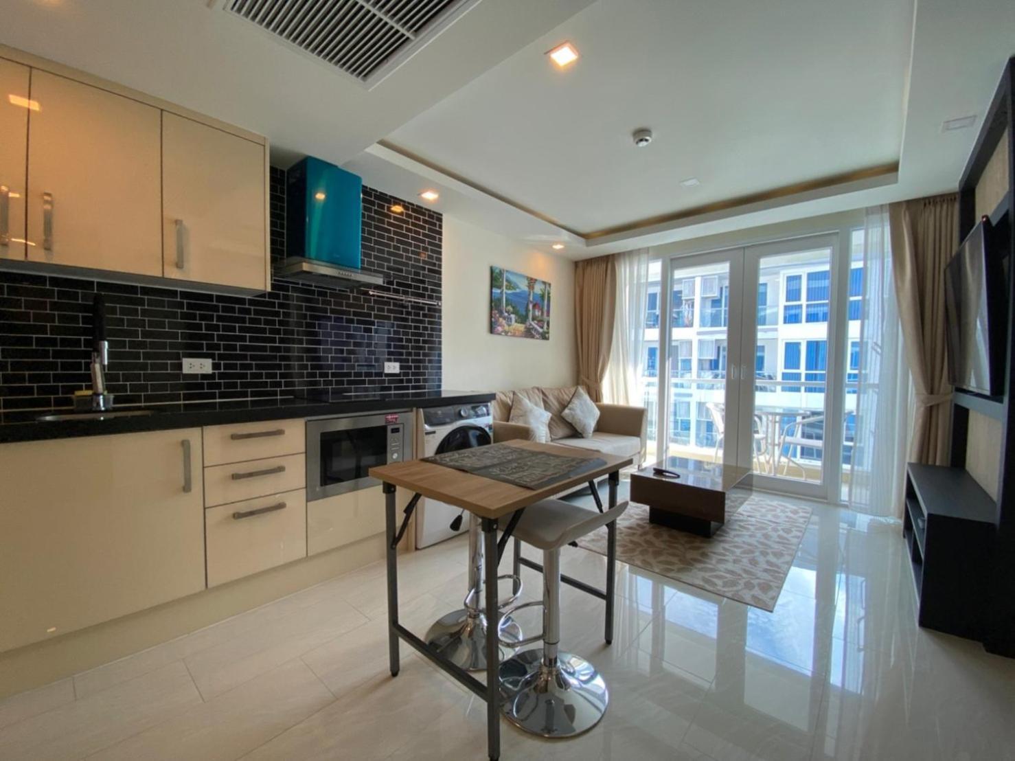 Grand Avenue Suites X Monthstayz Thailand Pattaya Bagian luar foto