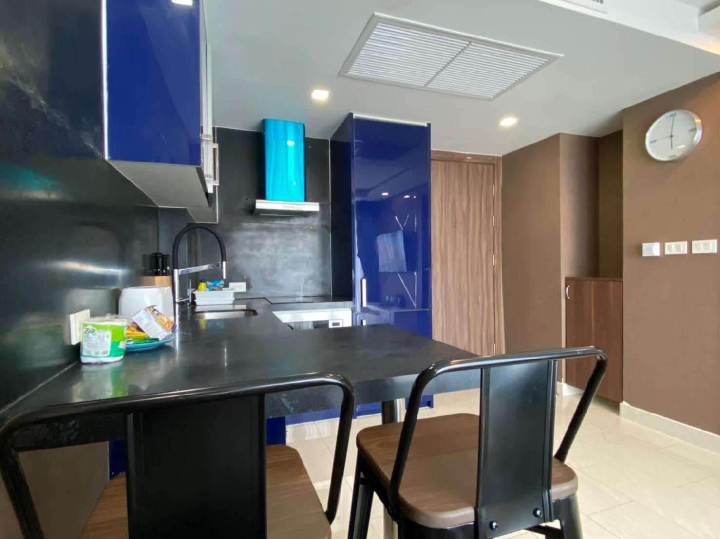 Grand Avenue Suites X Monthstayz Thailand Pattaya Bagian luar foto
