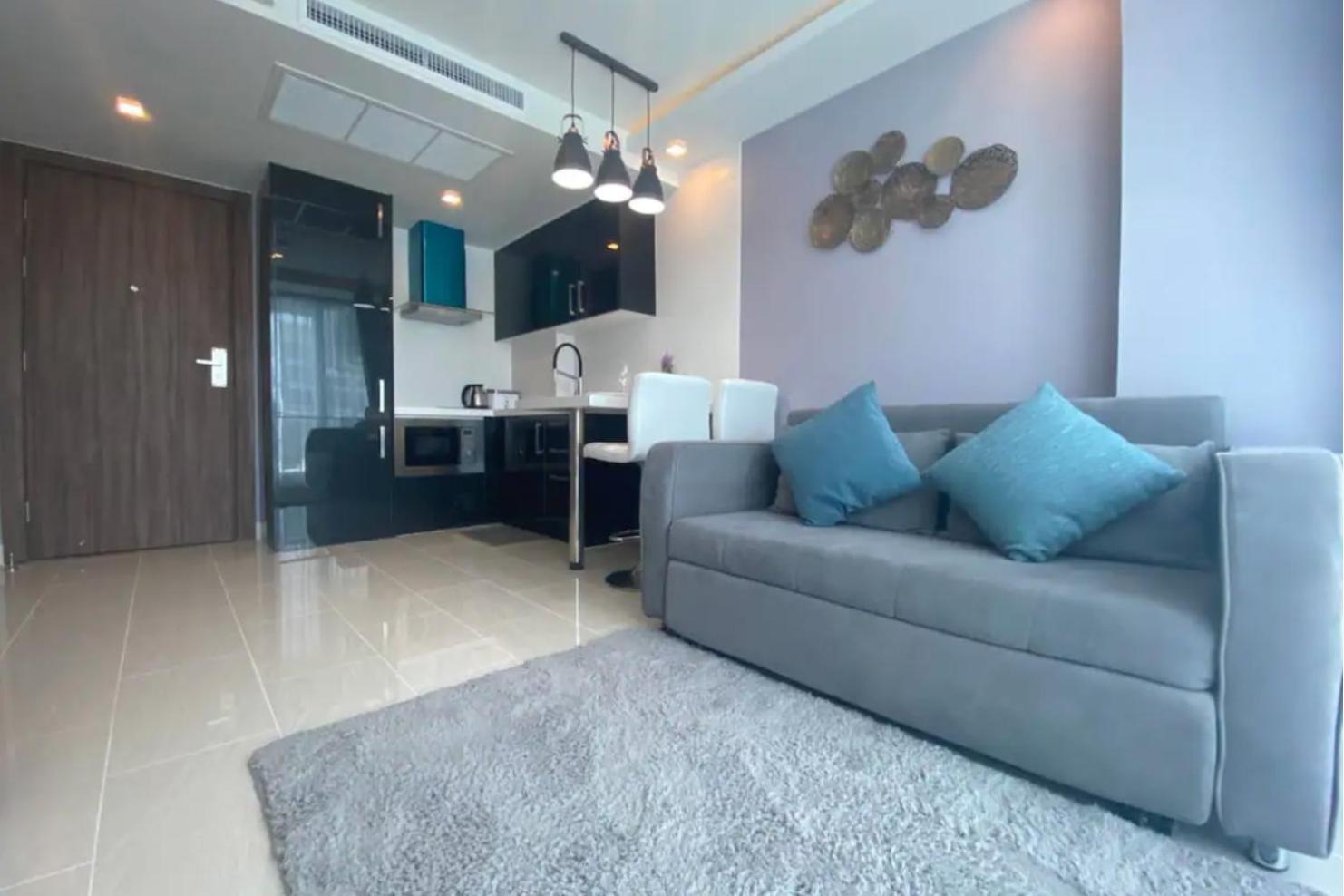 Grand Avenue Suites X Monthstayz Thailand Pattaya Bagian luar foto