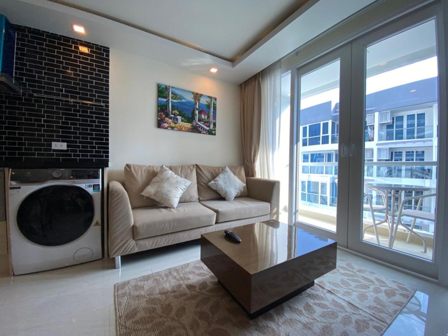 Grand Avenue Suites X Monthstayz Thailand Pattaya Bagian luar foto