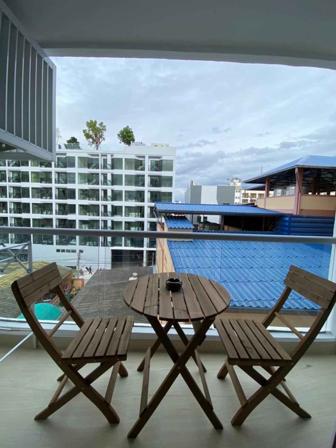 Grand Avenue Suites X Monthstayz Thailand Pattaya Bagian luar foto