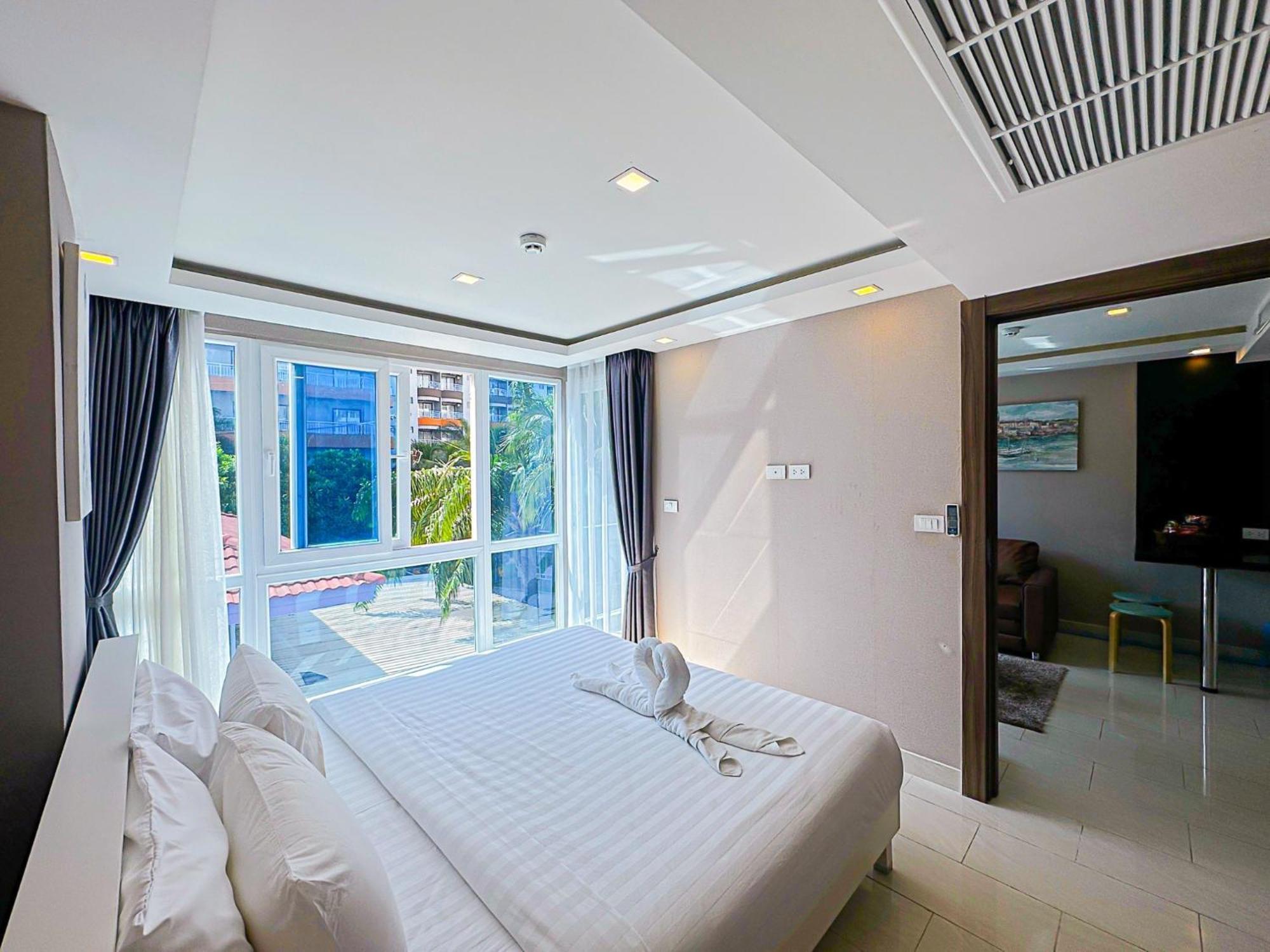 Grand Avenue Suites X Monthstayz Thailand Pattaya Bagian luar foto