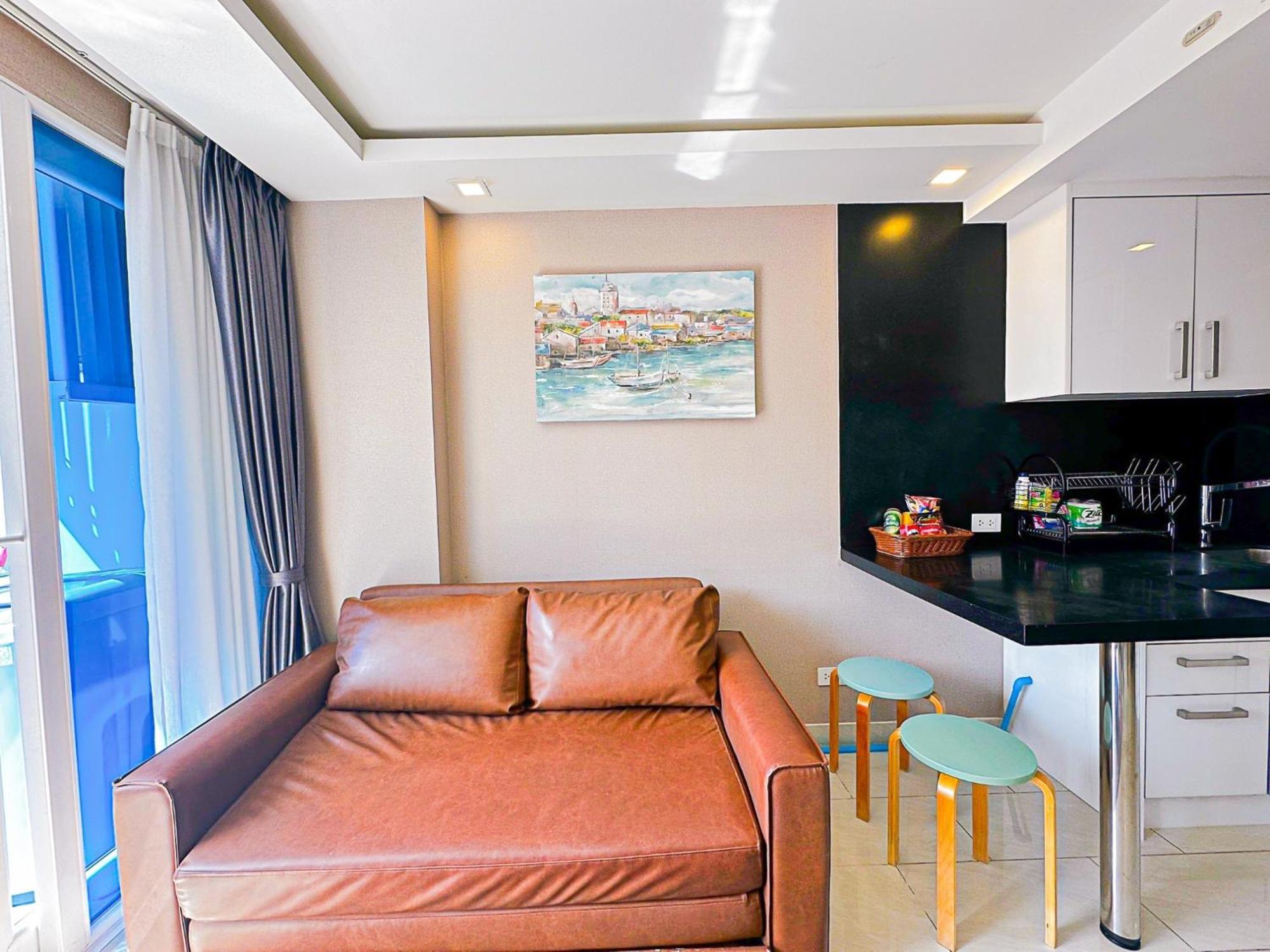 Grand Avenue Suites X Monthstayz Thailand Pattaya Bagian luar foto