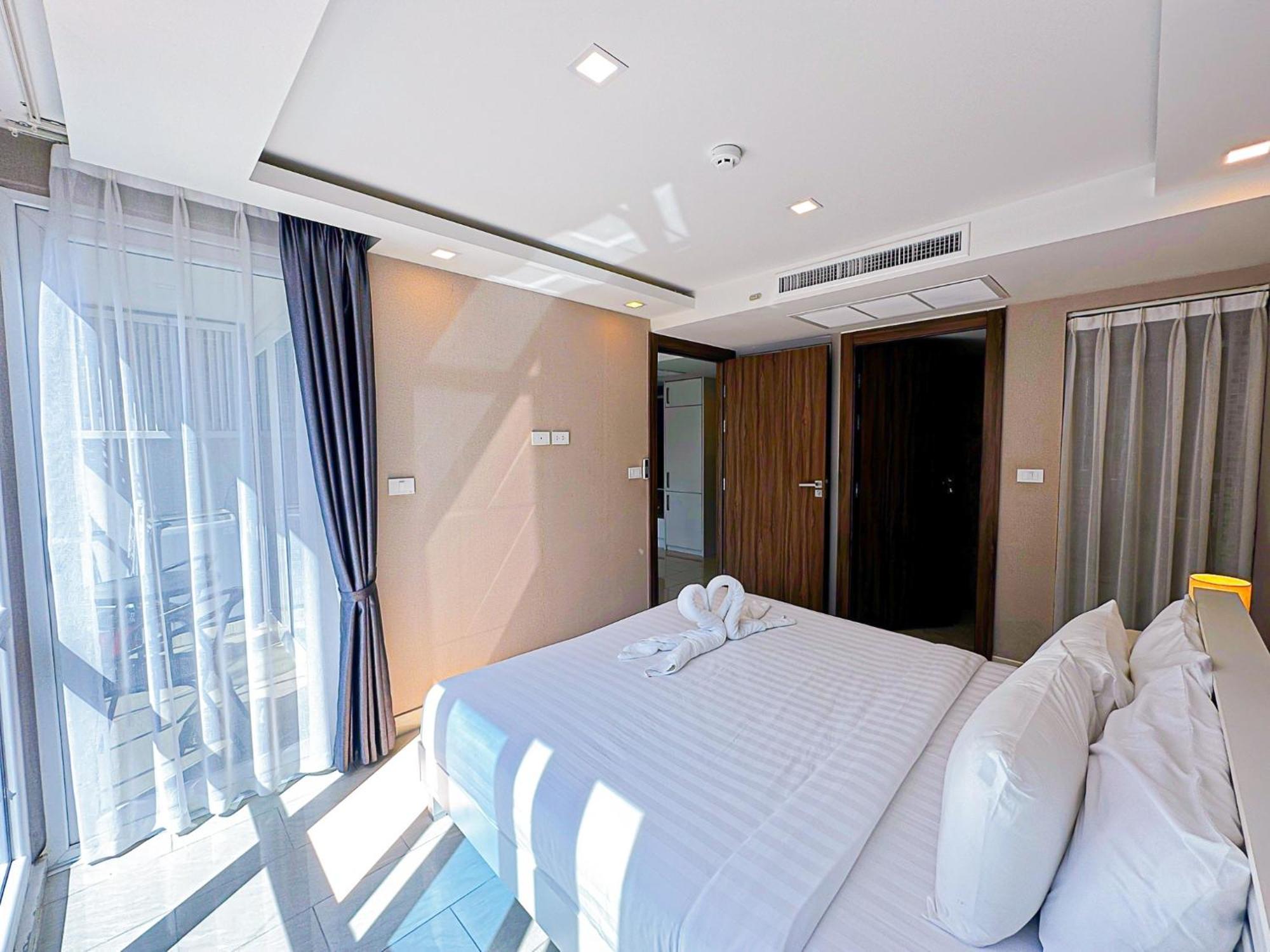 Grand Avenue Suites X Monthstayz Thailand Pattaya Bagian luar foto