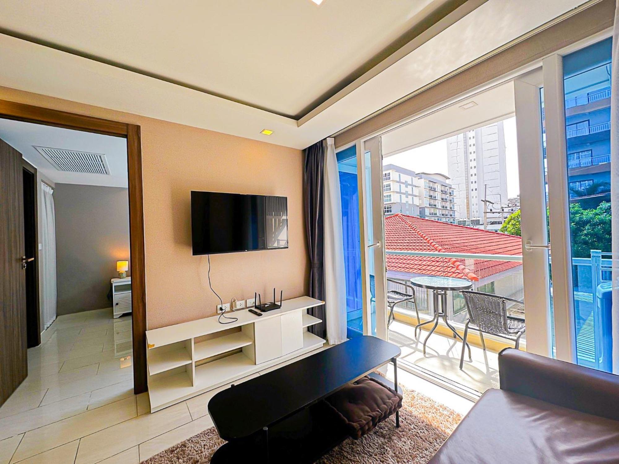 Grand Avenue Suites X Monthstayz Thailand Pattaya Bagian luar foto