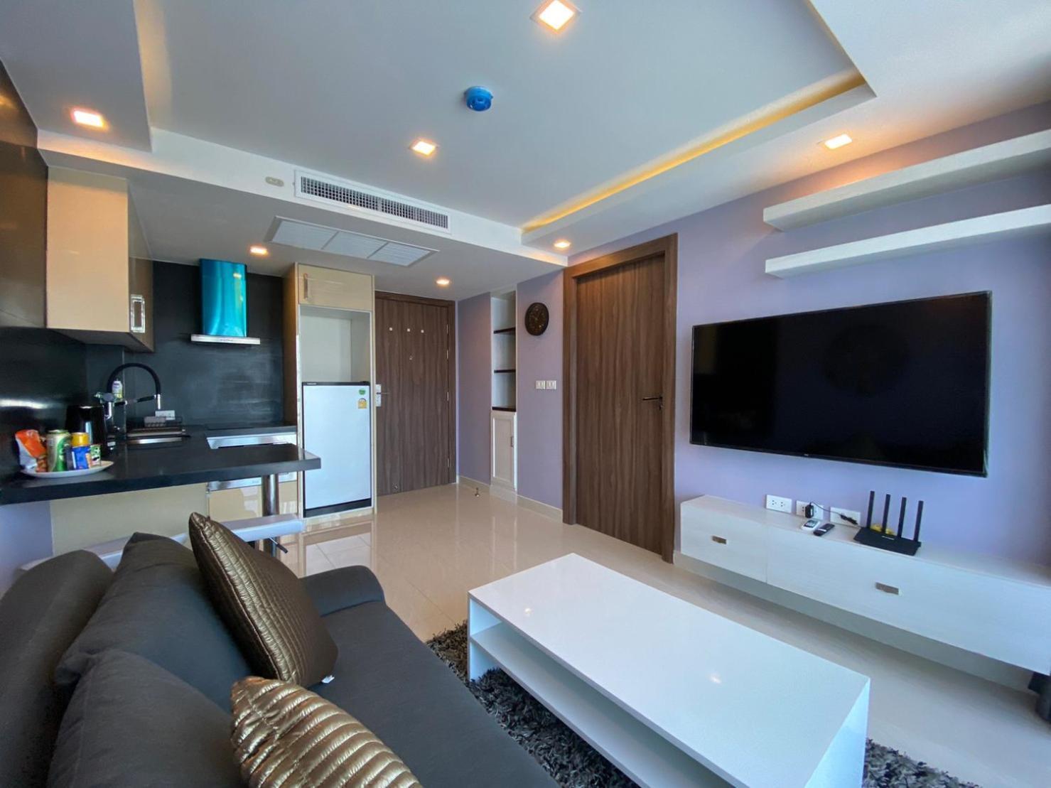 Grand Avenue Suites X Monthstayz Thailand Pattaya Bagian luar foto