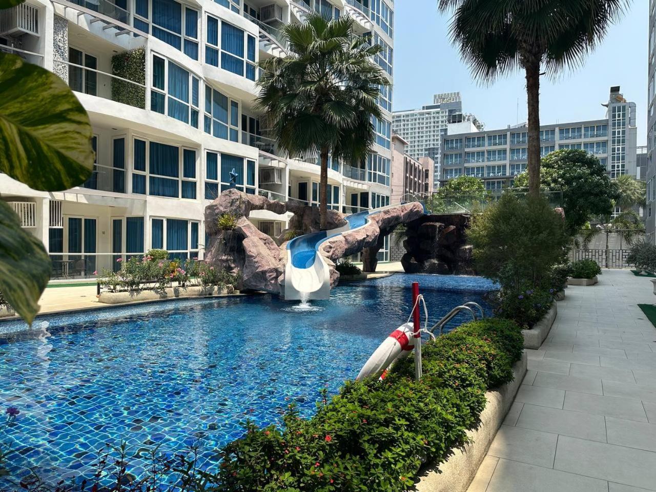 Grand Avenue Suites X Monthstayz Thailand Pattaya Bagian luar foto