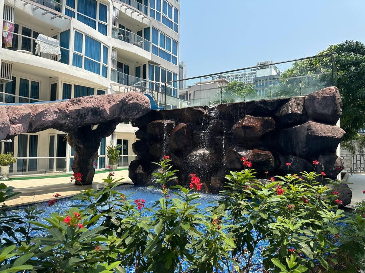 Grand Avenue Suites X Monthstayz Thailand Pattaya Bagian luar foto